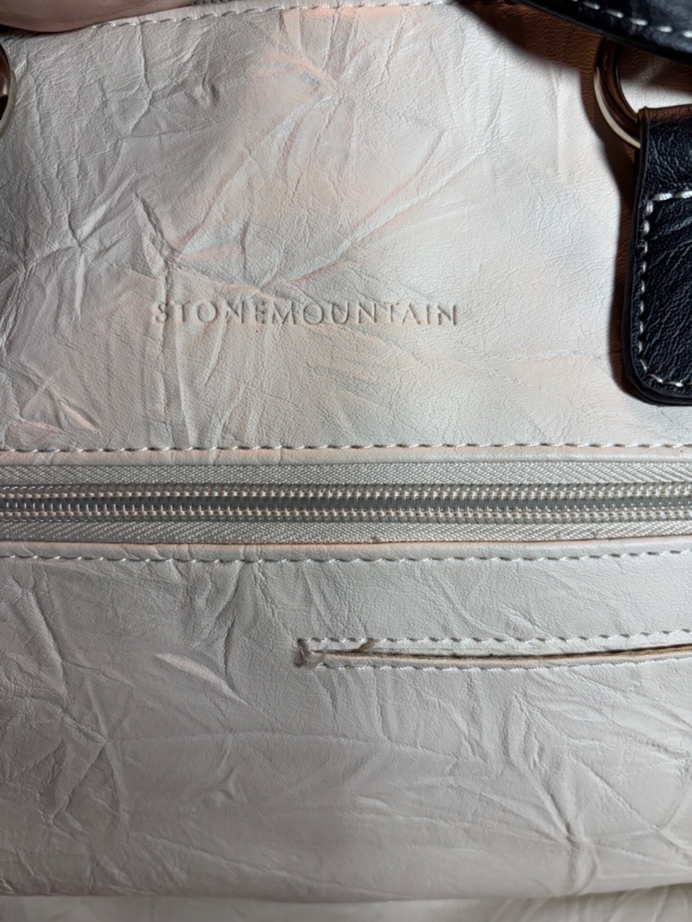 Stone Mountain Accessories Cream and Black Two-Tone Tote - Picture 4 of 9